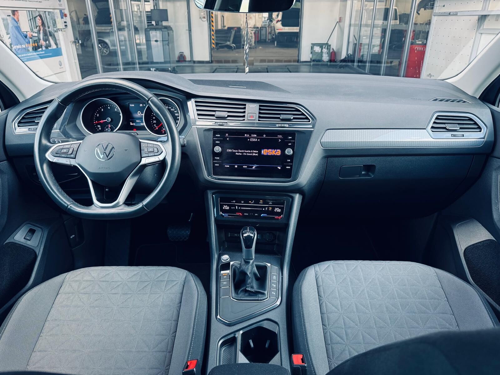 Volkswagen Tiguan - zdjęcie 20