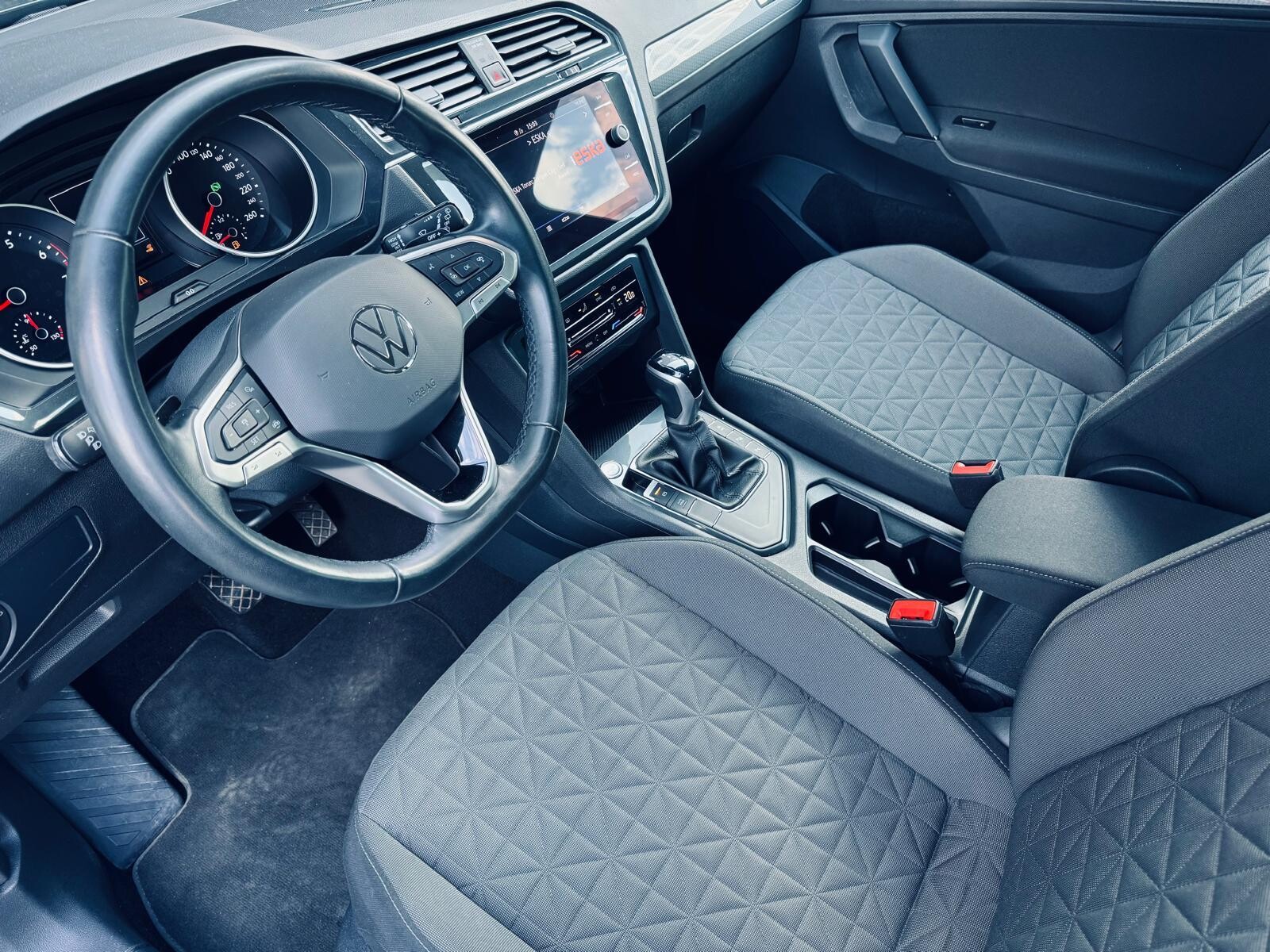 Volkswagen Tiguan - zdjęcie 13