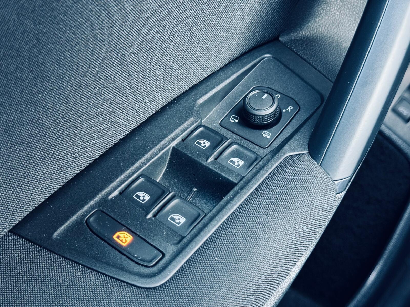 Volkswagen Tiguan - zdjęcie 33