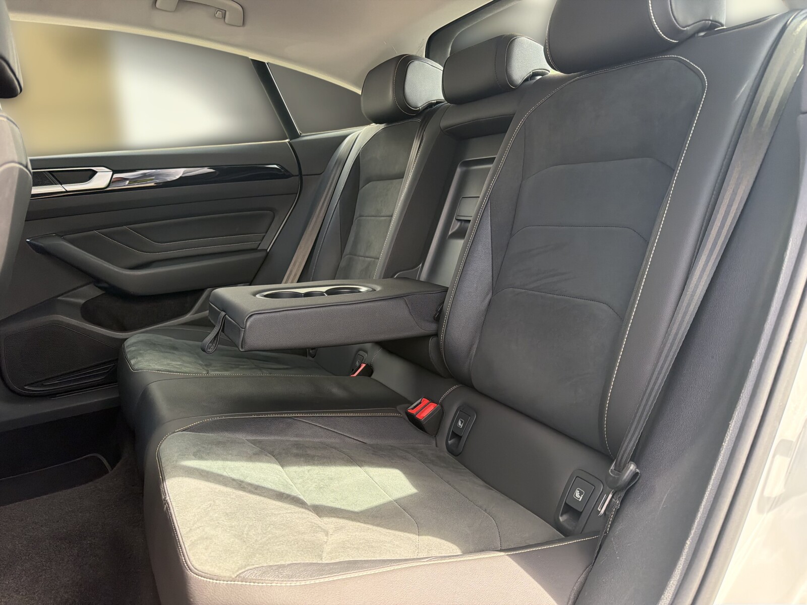 Volkswagen Arteon - zdjęcie 14