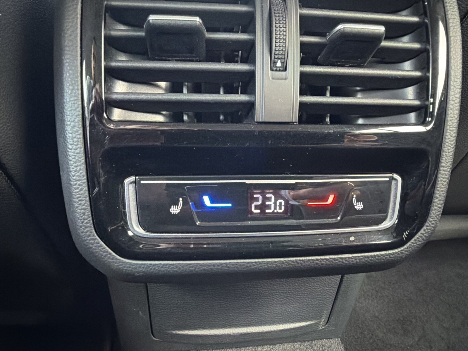 Volkswagen Arteon - zdjęcie 19