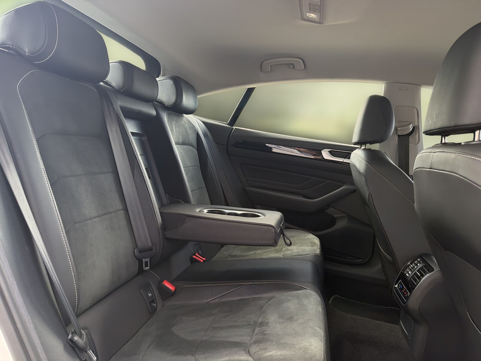 Volkswagen Arteon - zdjęcie 16