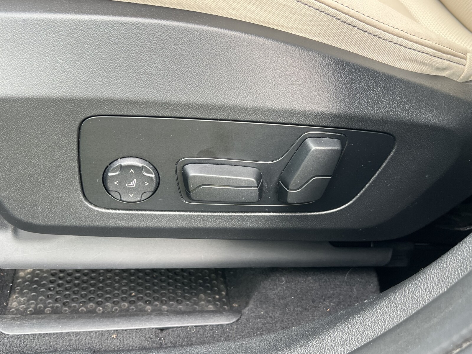 BMW X1 - zdjęcie 25