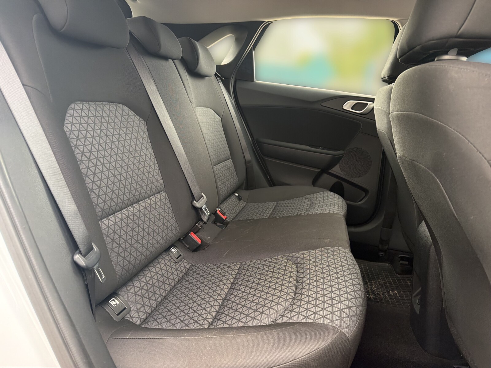Kia Ceed - zdjęcie 16