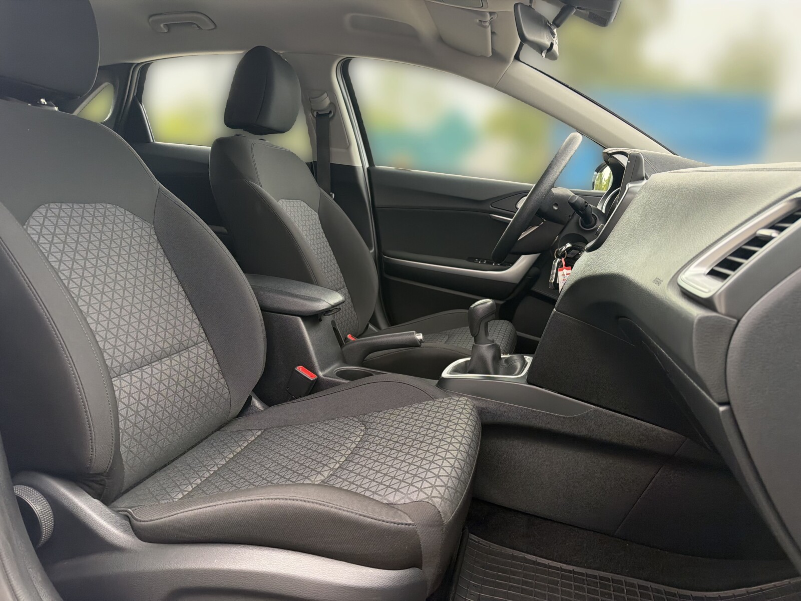 Kia Ceed - zdjęcie 18