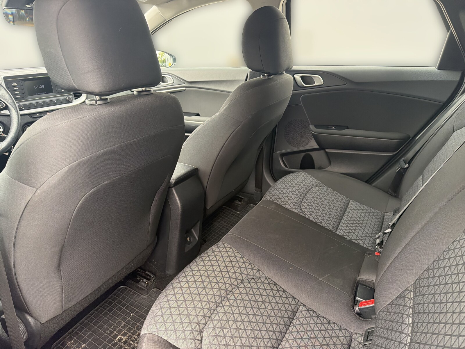 Kia Ceed - zdjęcie 12