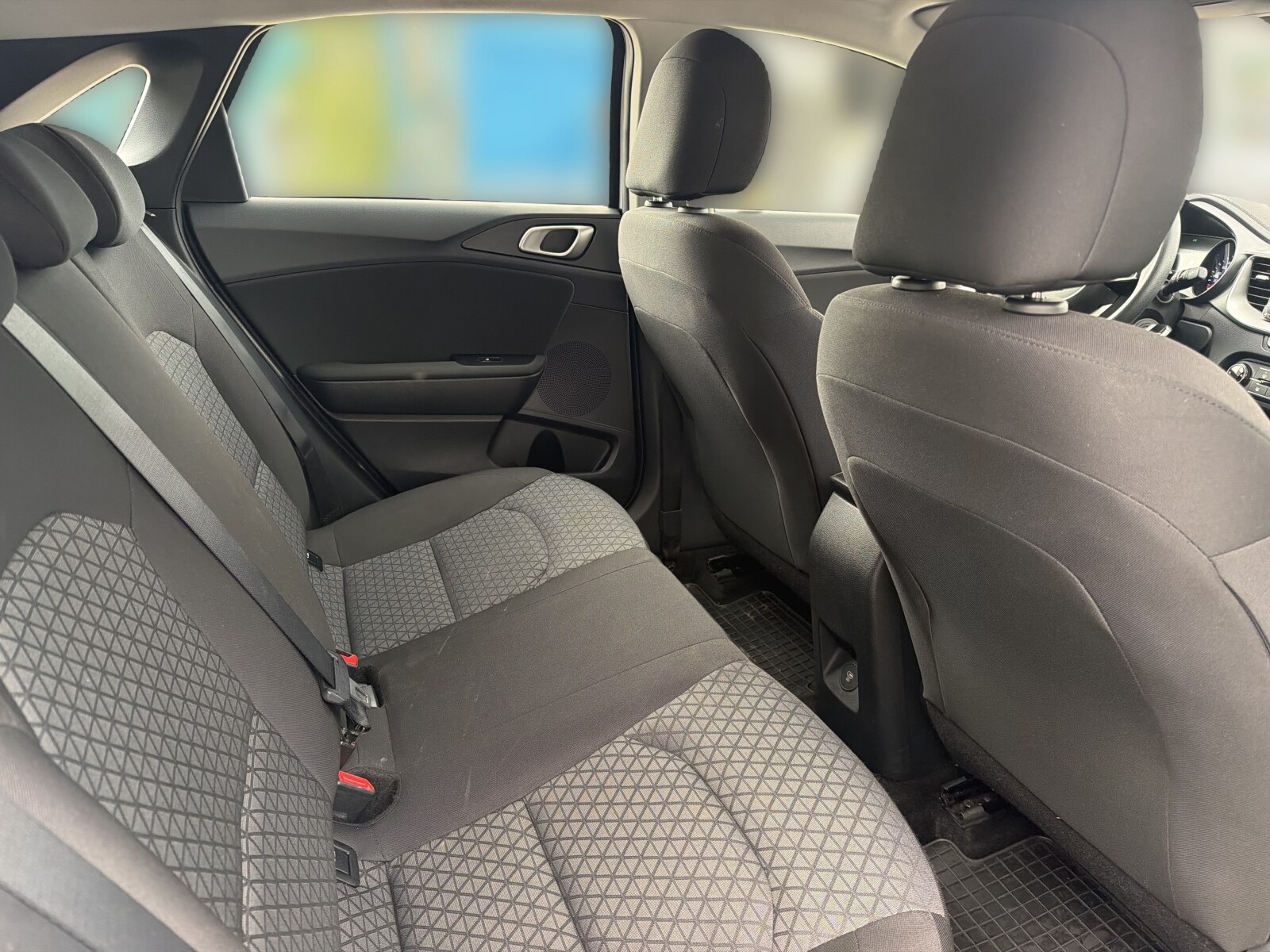 Kia Ceed - zdjęcie 15