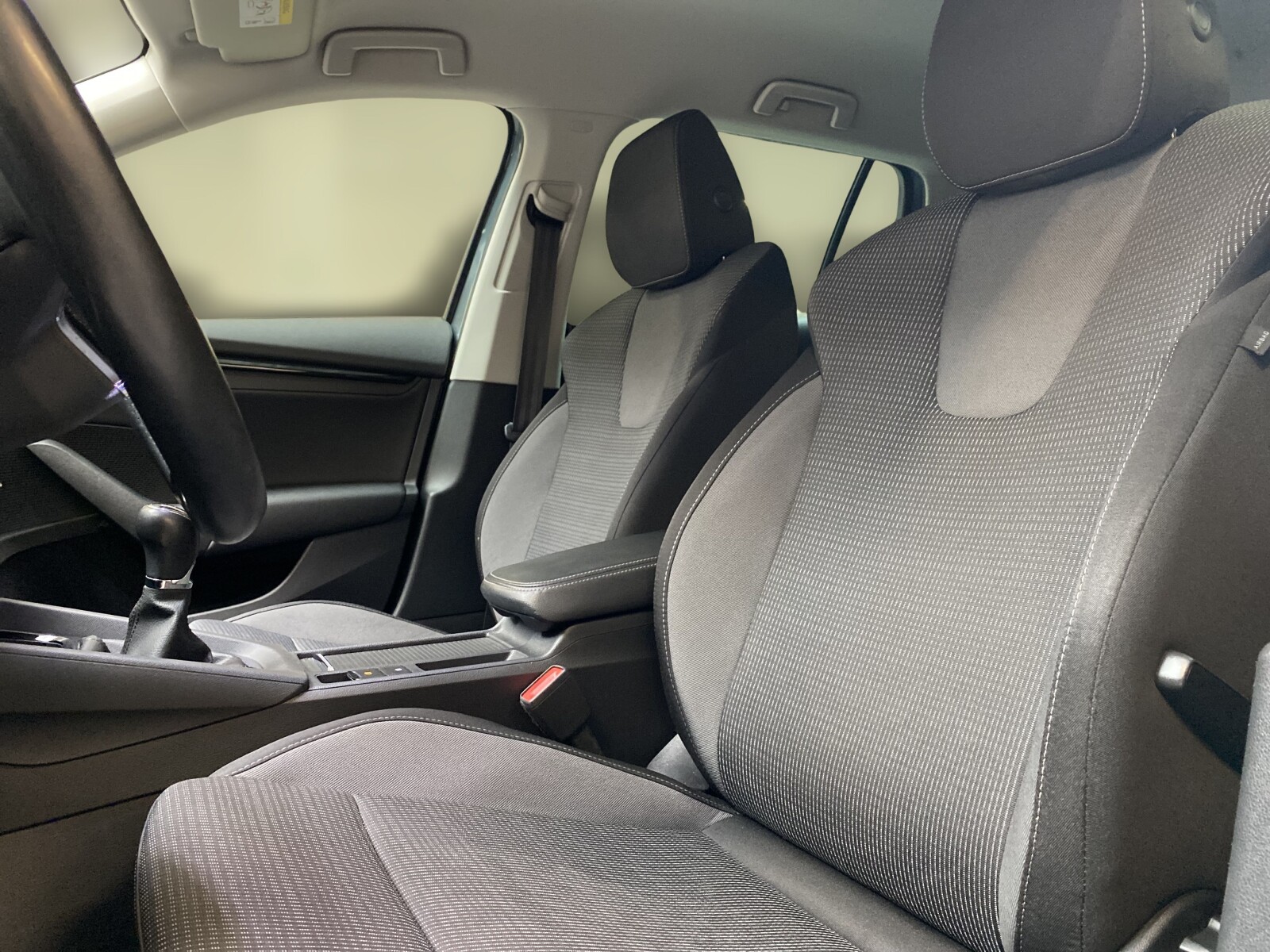 Škoda Octavia Combi - zdjęcie 10