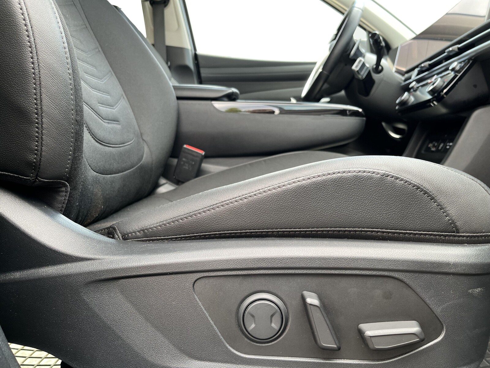 Hyundai Tucson - zdjęcie 22