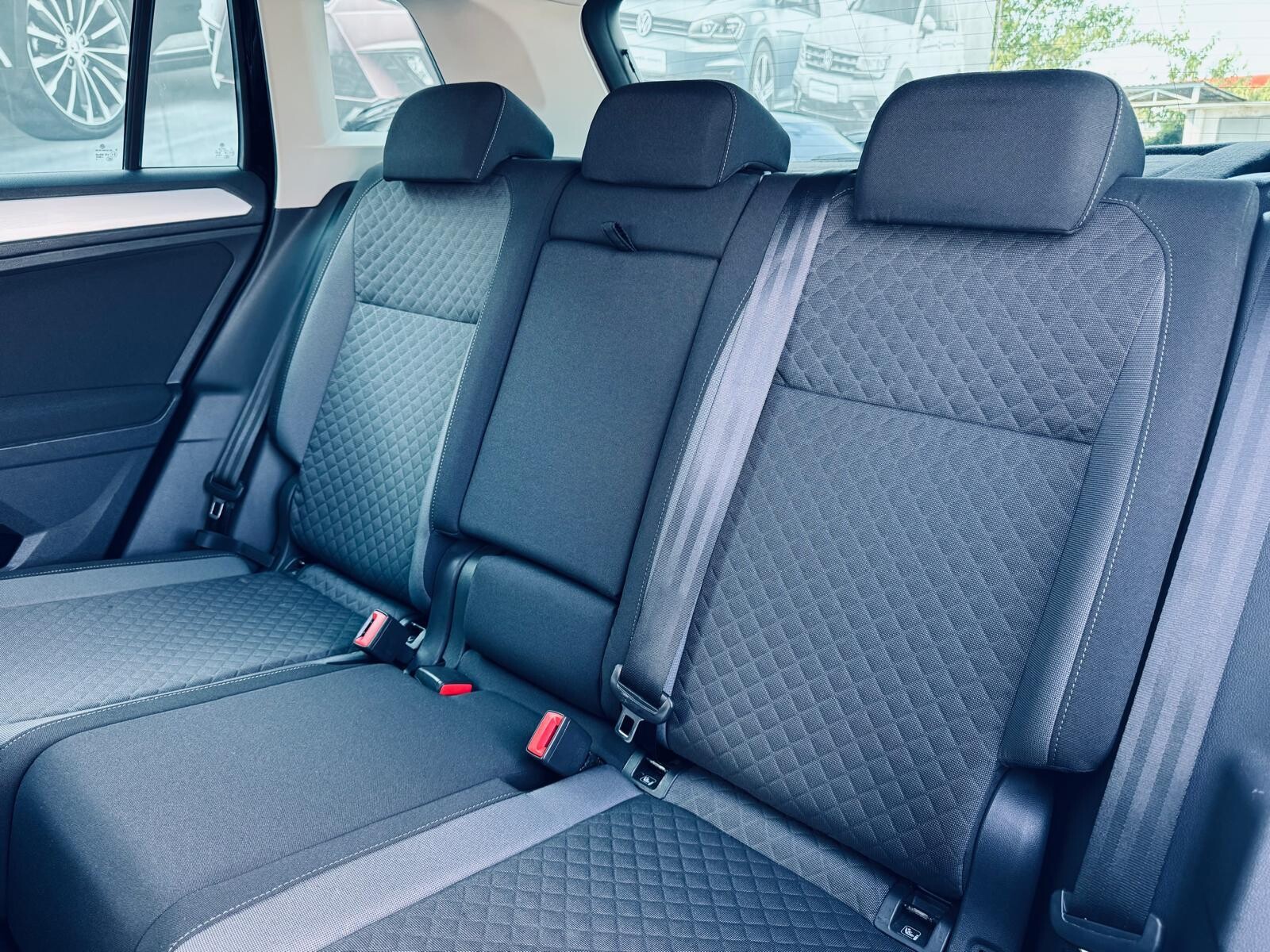 Volkswagen Tiguan - zdjęcie 13