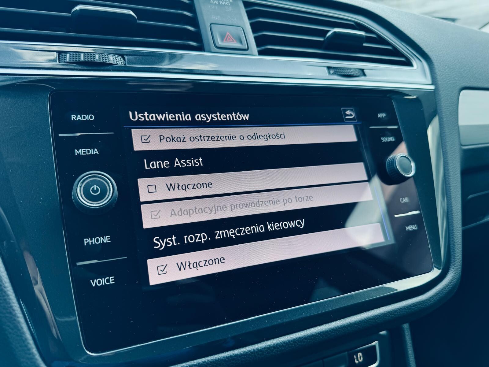 Volkswagen Tiguan - zdjęcie 28