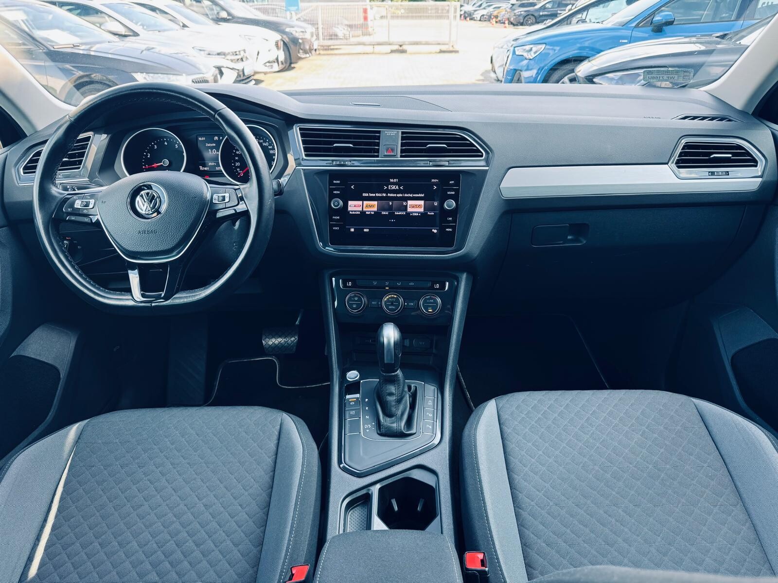 Volkswagen Tiguan - zdjęcie 19