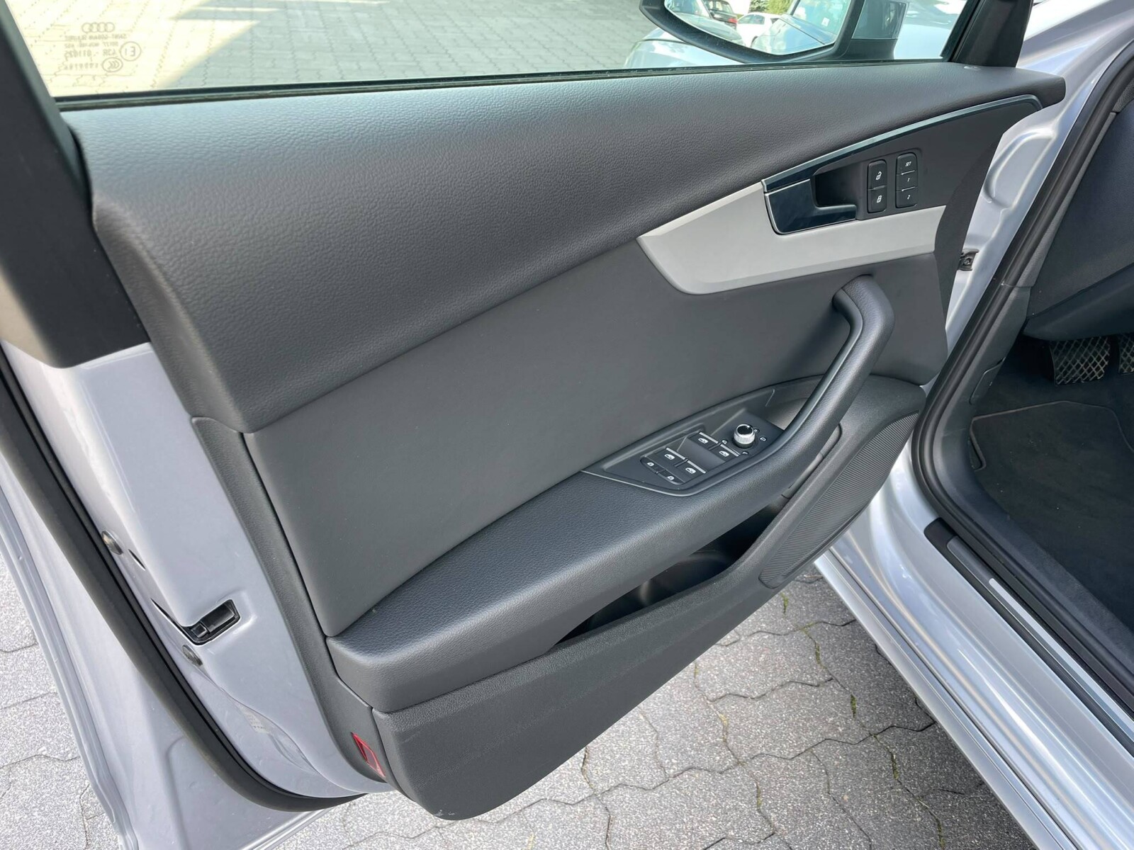 Audi A4 Avant - zdjęcie 17