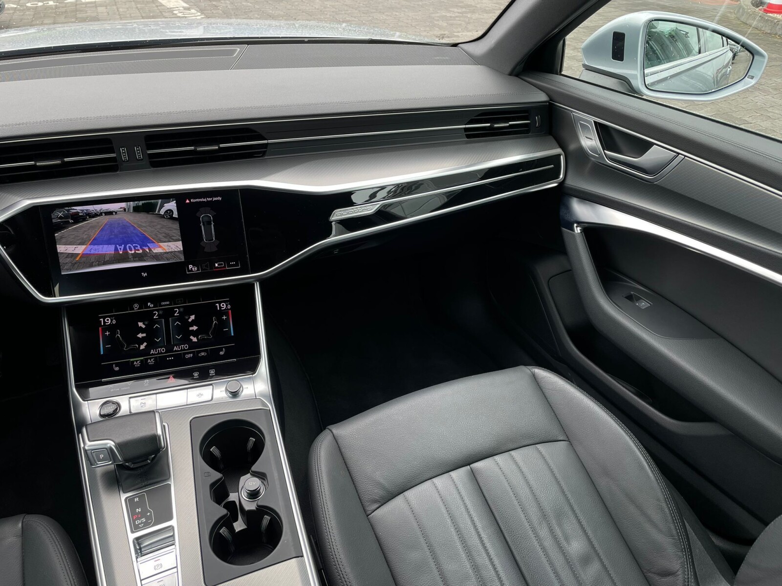 Audi A6 Avant - zdjęcie 16