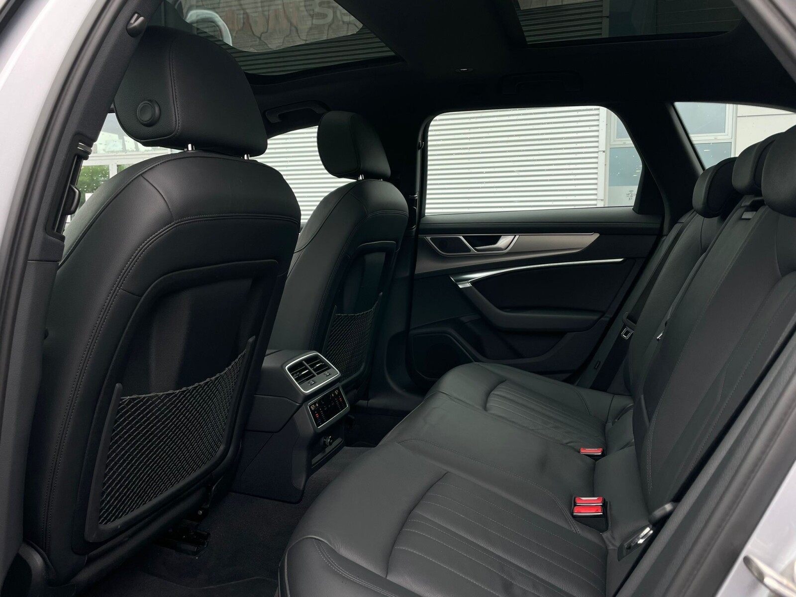 Audi A6 Avant - zdjęcie 11
