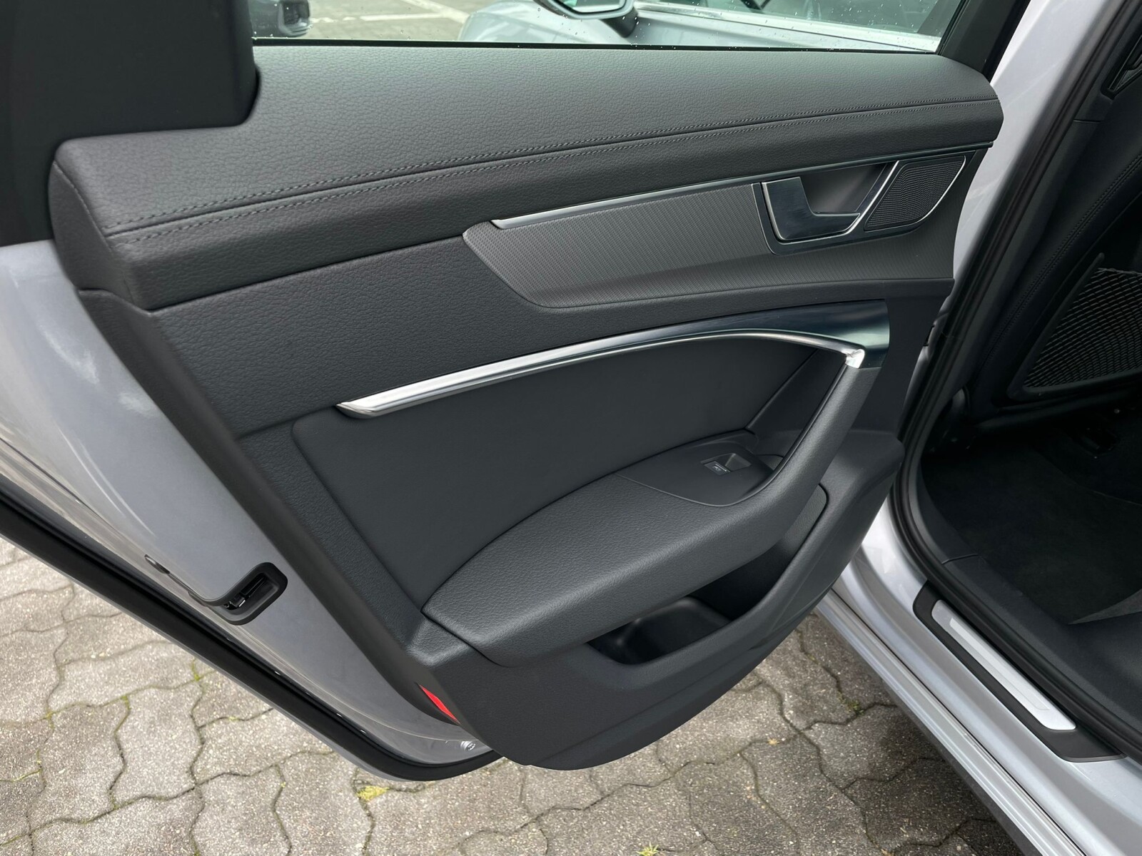 Audi A6 Avant - zdjęcie 10