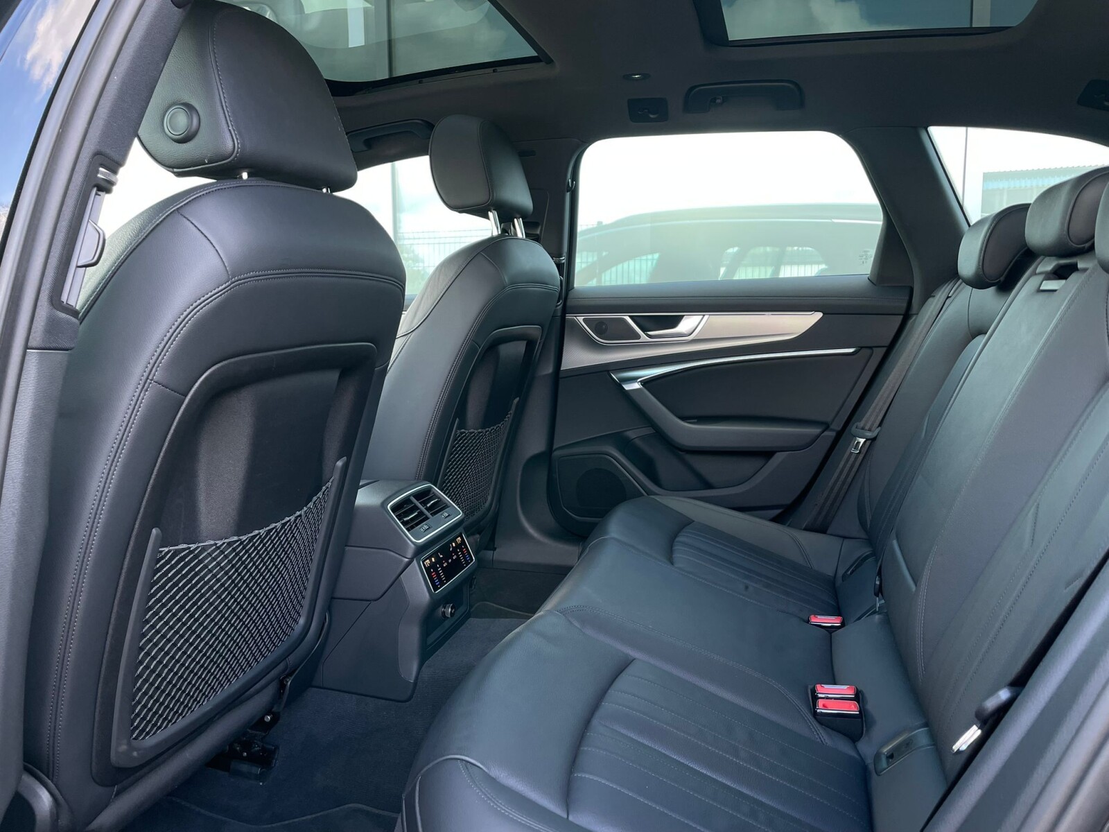 Audi A6 Avant - zdjęcie 12