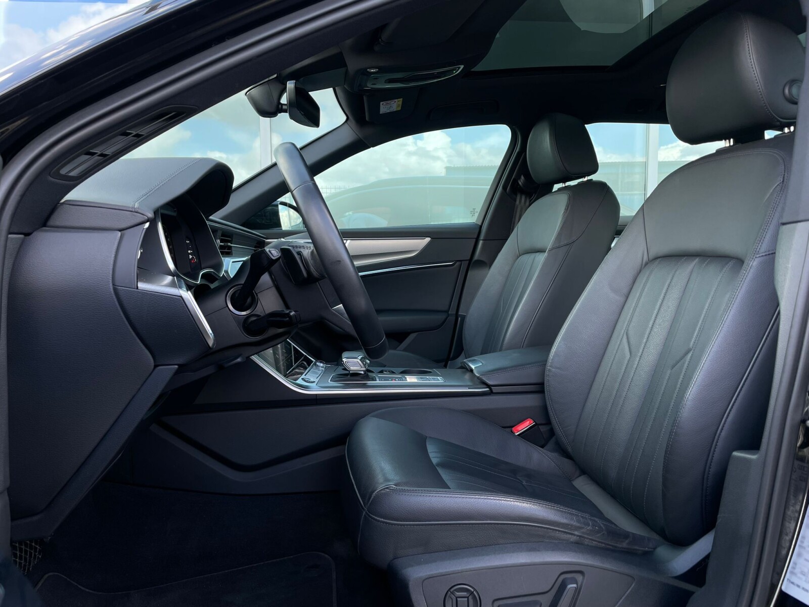 Audi A6 Avant - zdjęcie 21