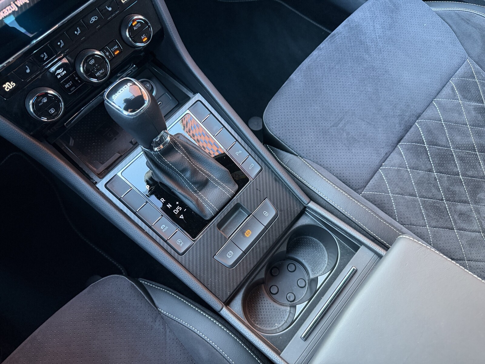 Škoda Superb - zdjęcie 21
