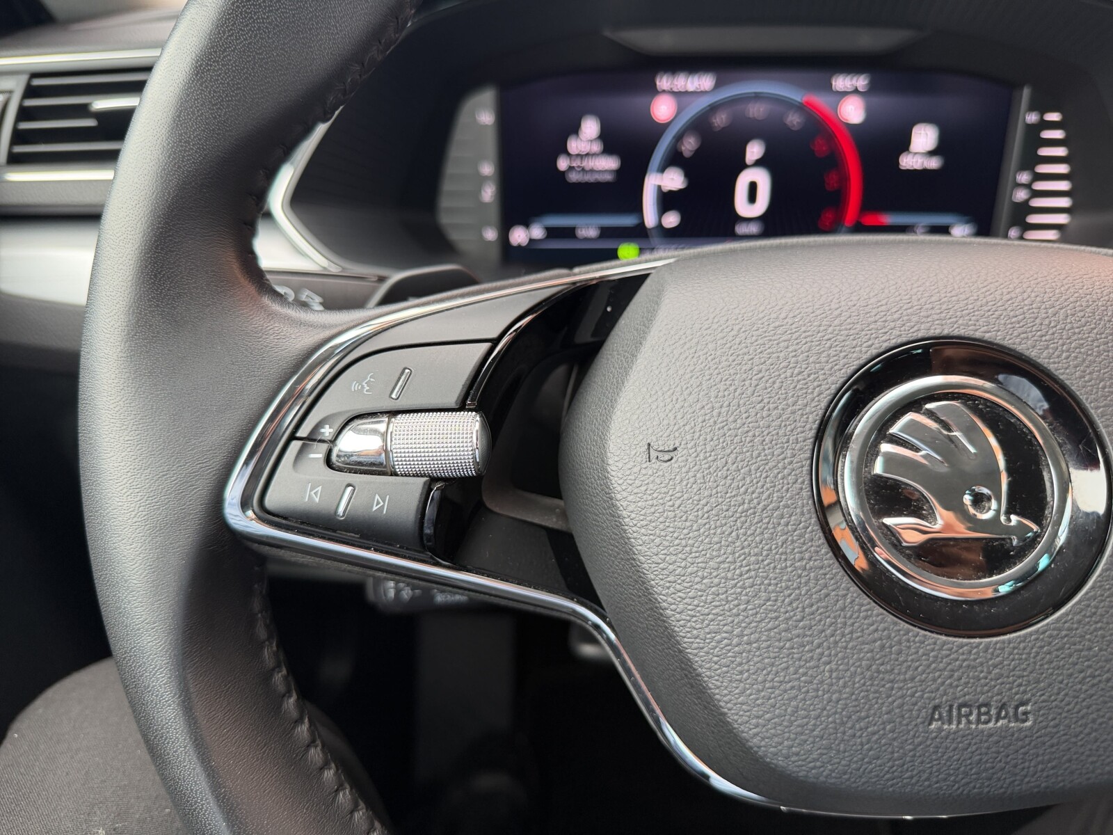 Škoda Superb - zdjęcie 15