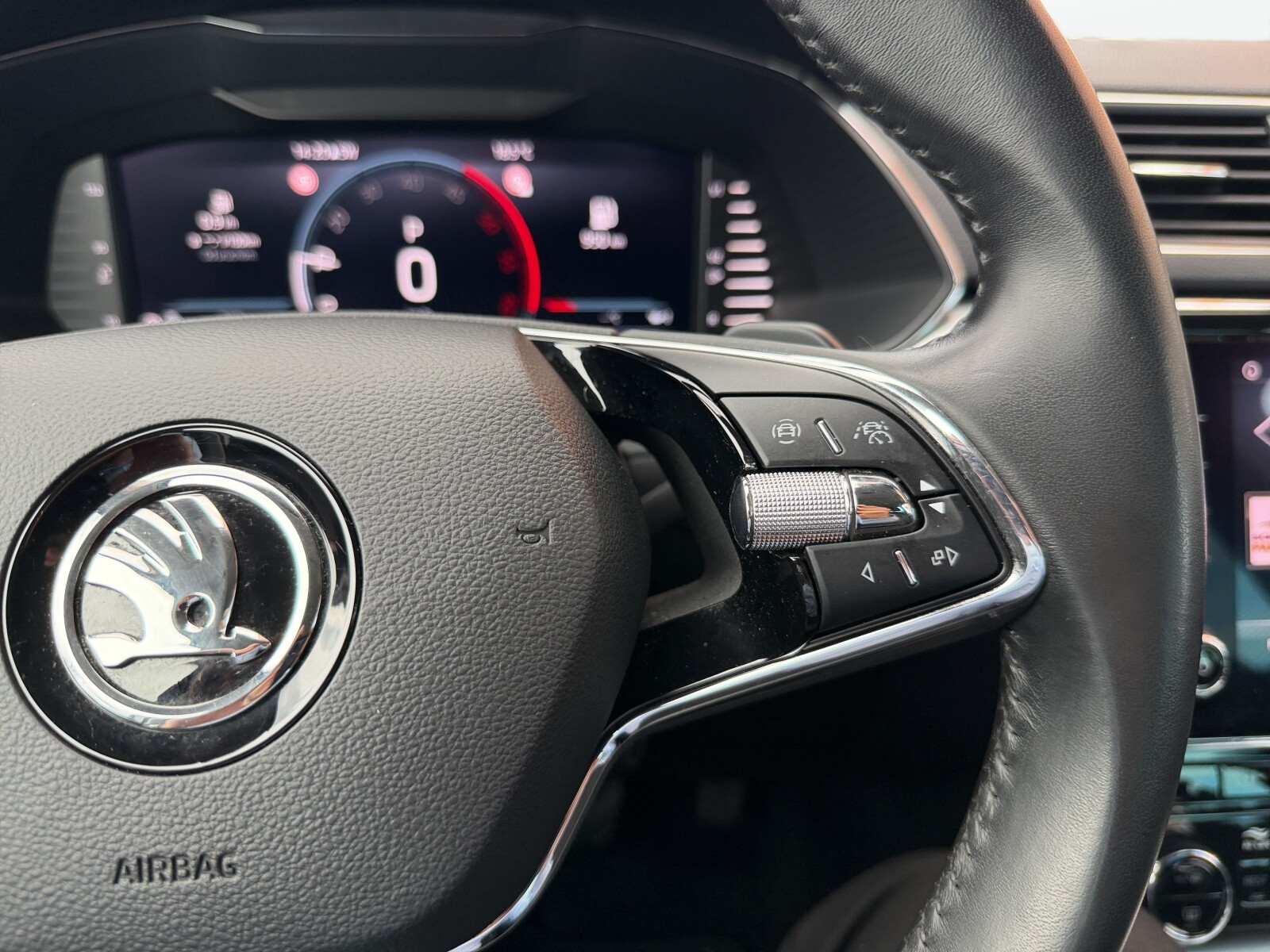 Škoda Superb - zdjęcie 16