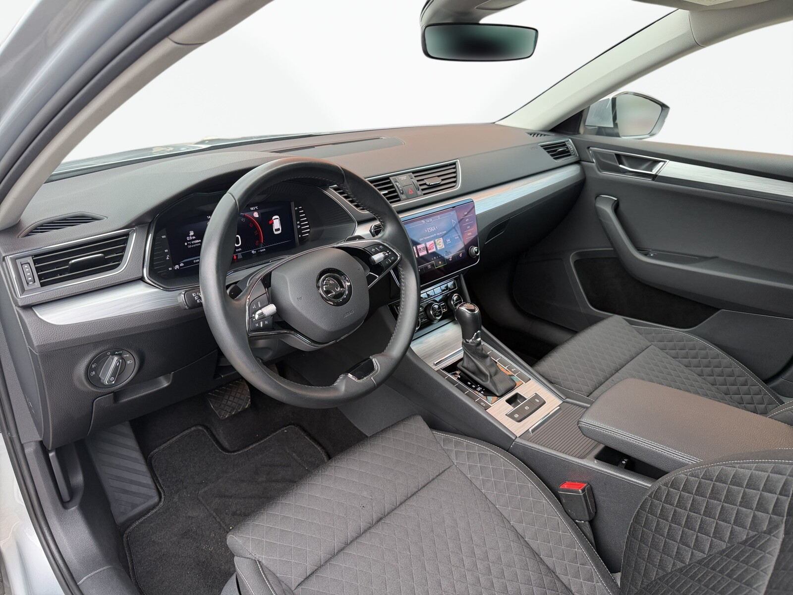 Škoda Superb - zdjęcie 9