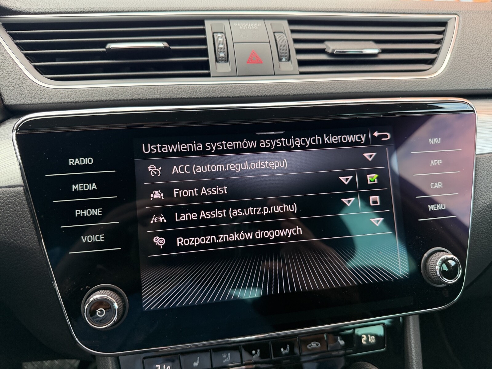 Škoda Superb - zdjęcie 28