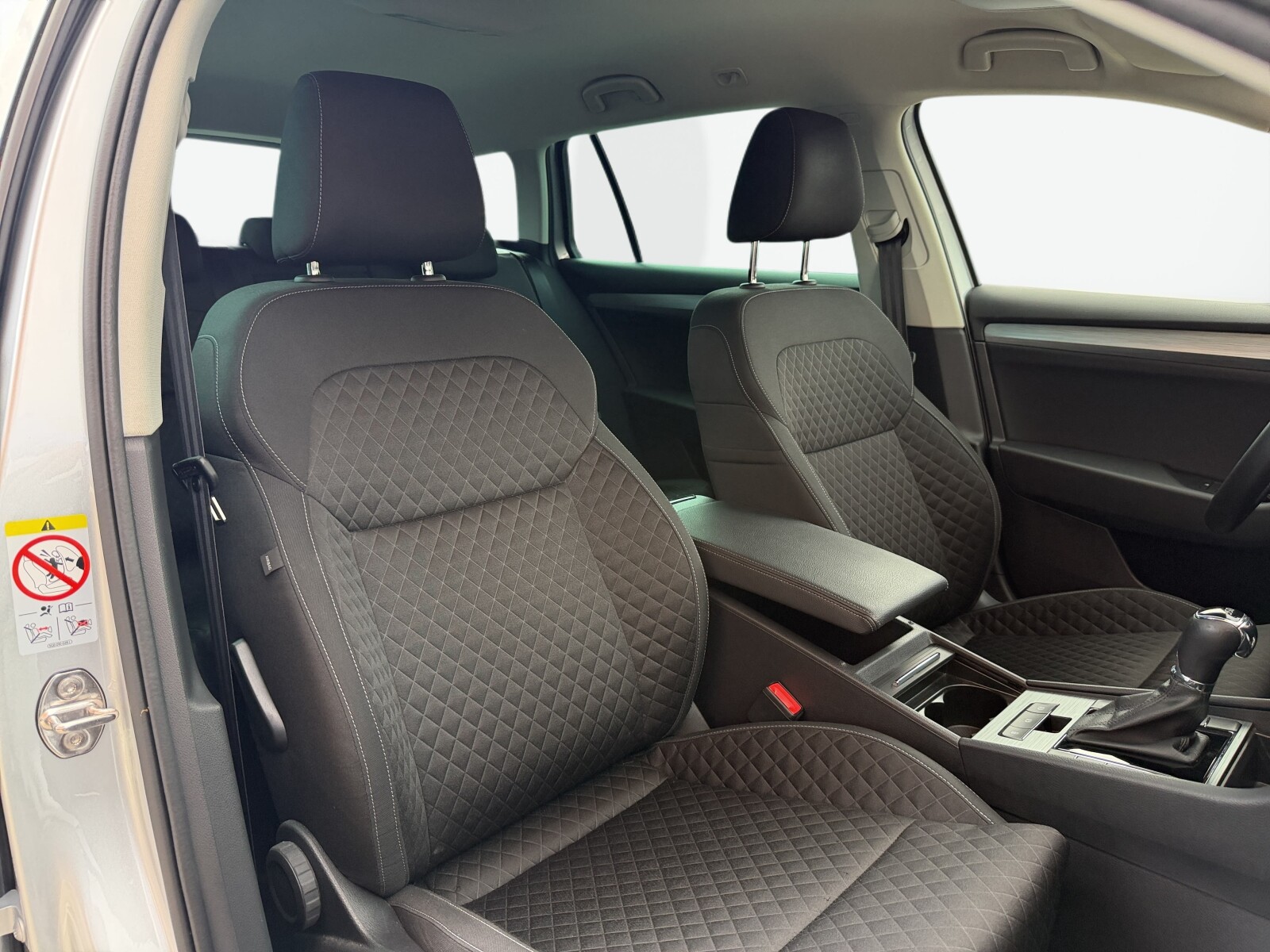 Škoda Superb - zdjęcie 37
