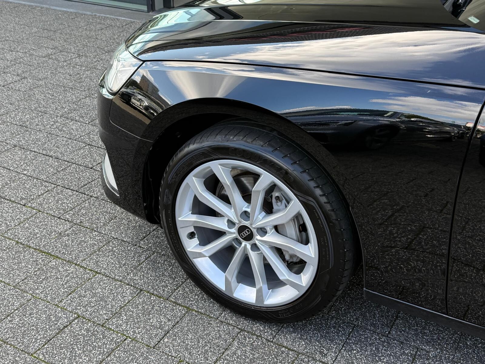 Audi A4 Avant - zdjęcie 10