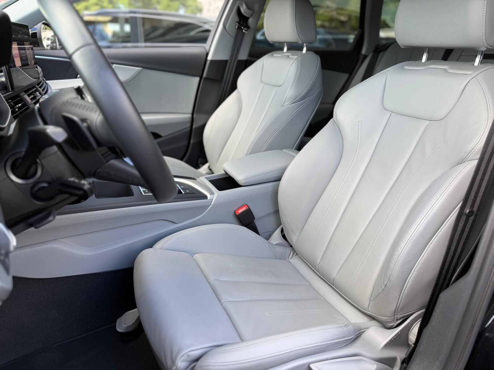 Audi A4 Avant - zdjęcie 14