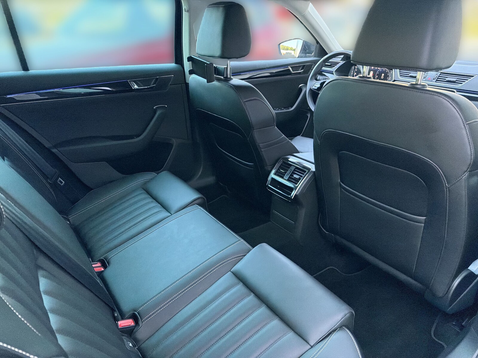 Škoda Superb Combi - zdjęcie 17