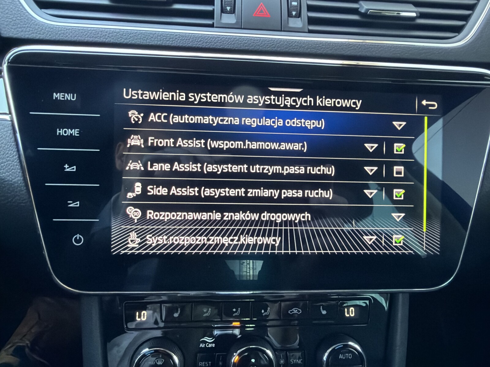 Škoda Superb Combi - zdjęcie 37