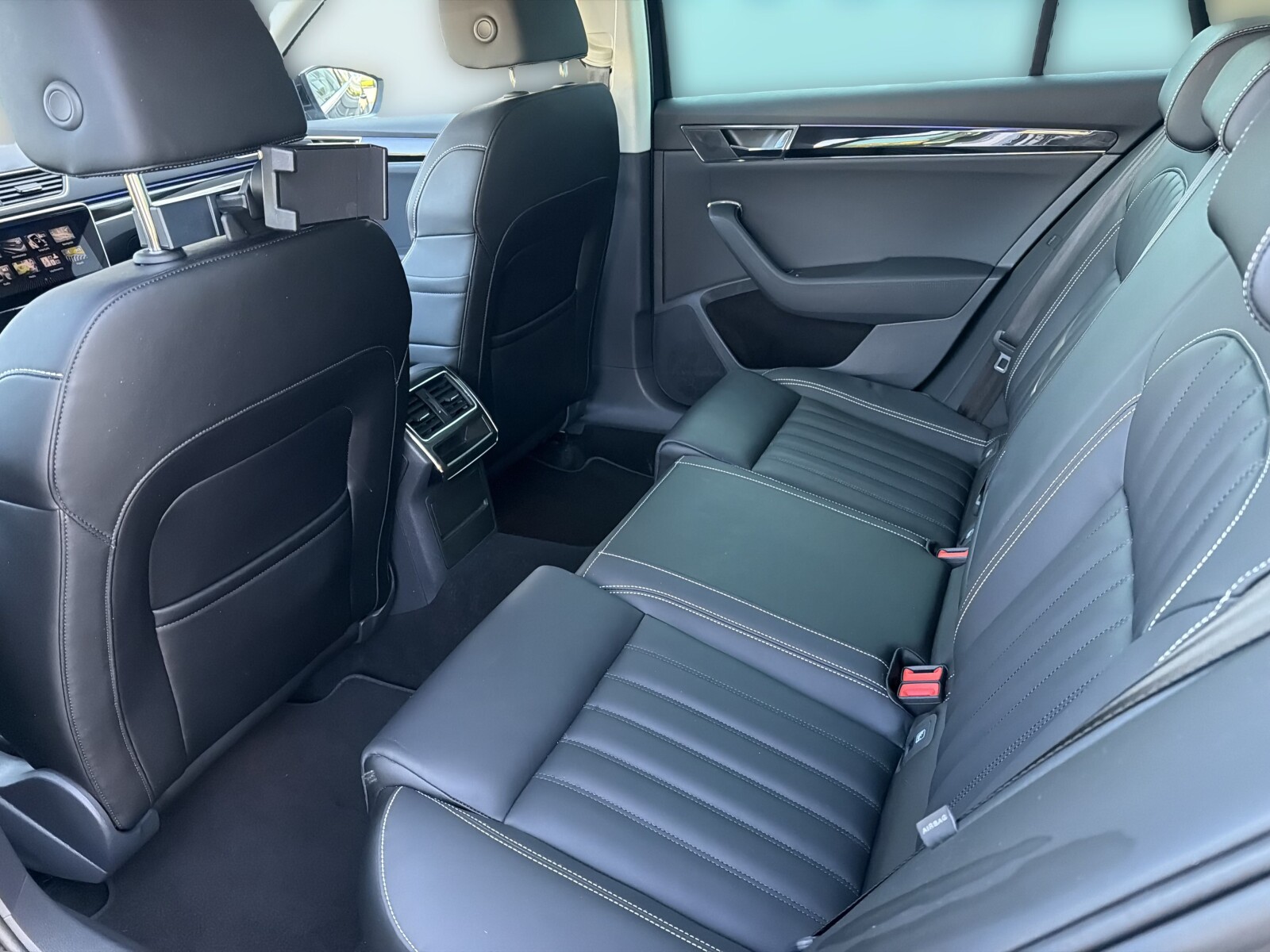 Škoda Superb Combi - zdjęcie 13