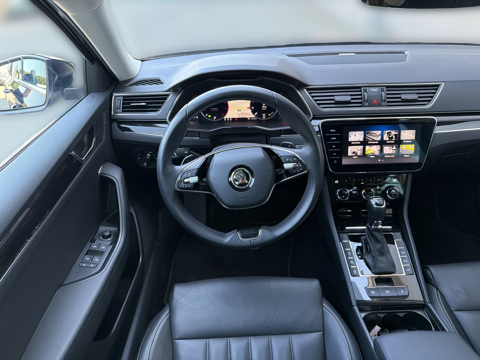 Škoda Superb Combi - zdjęcie 23