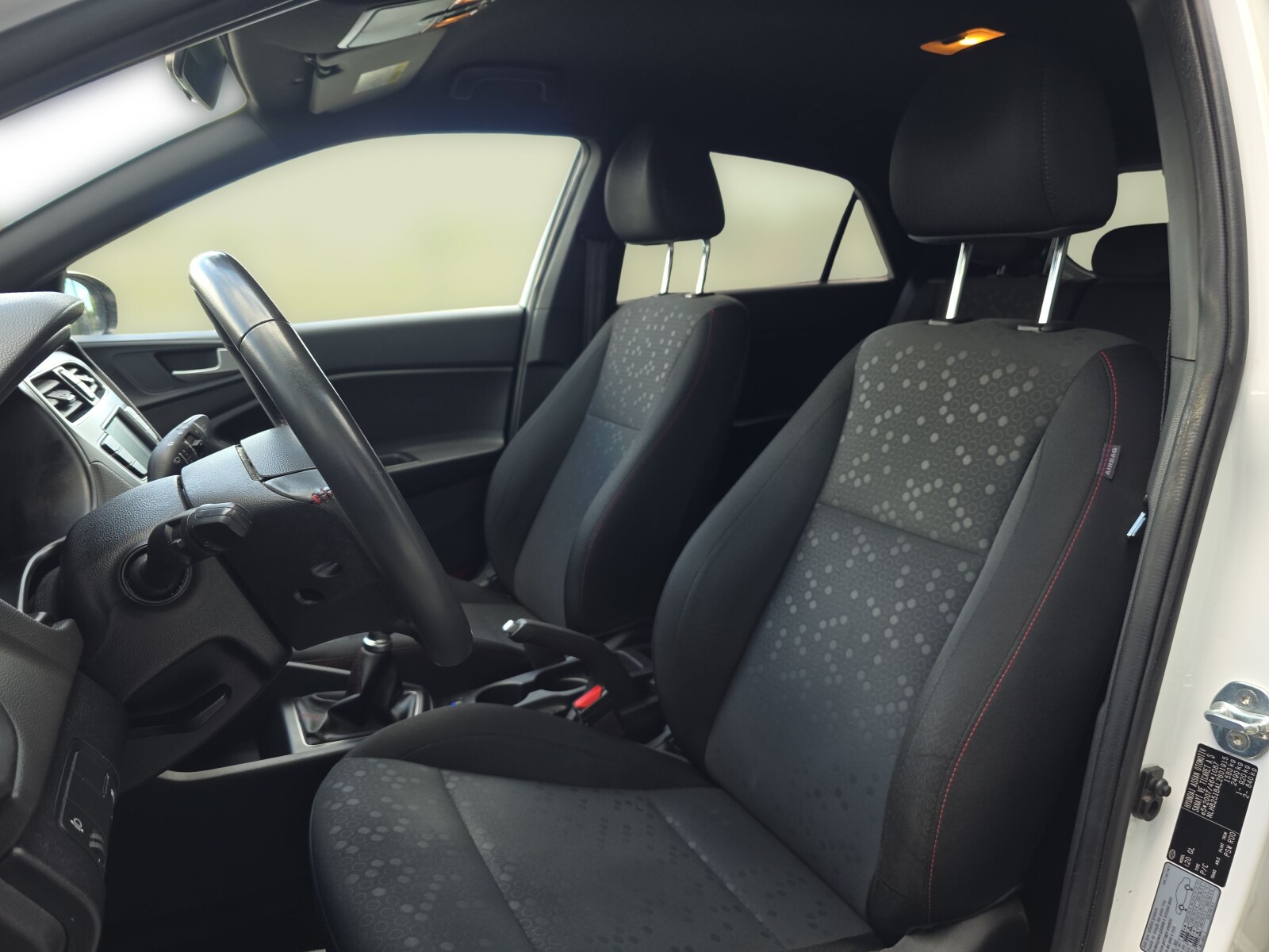 Hyundai i20 - zdjęcie 9