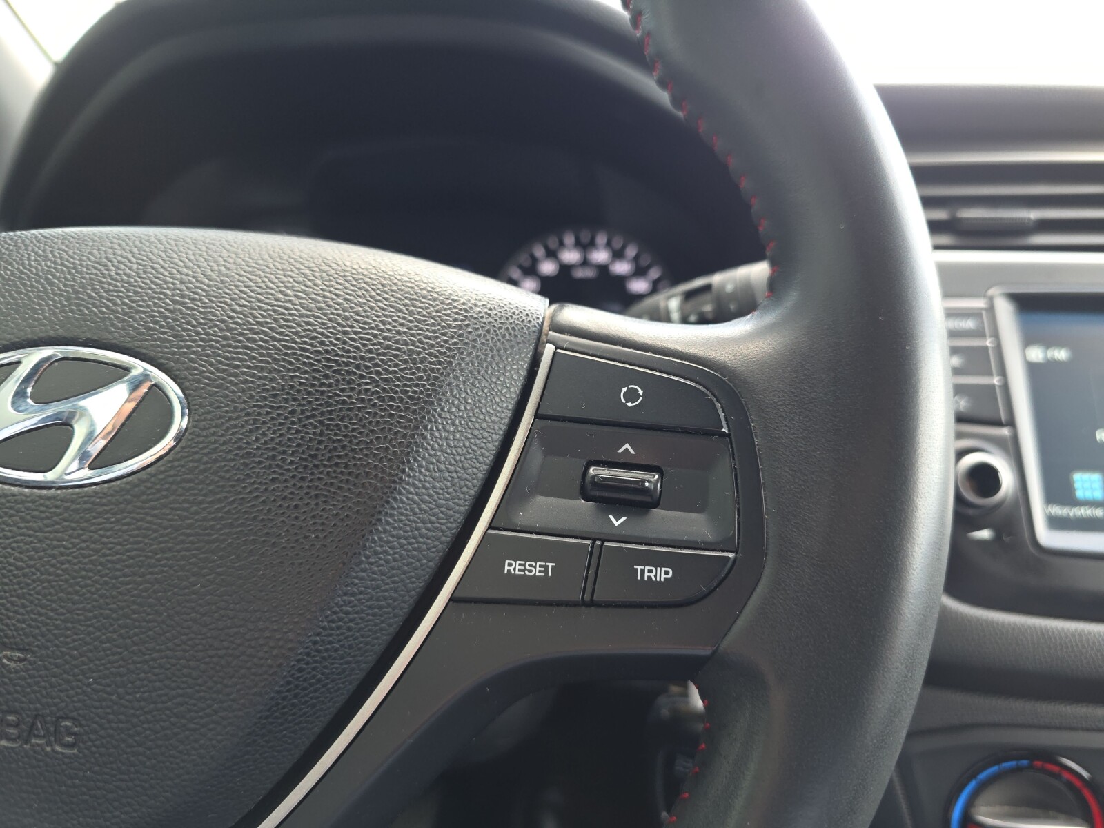 Hyundai i20 - zdjęcie 12