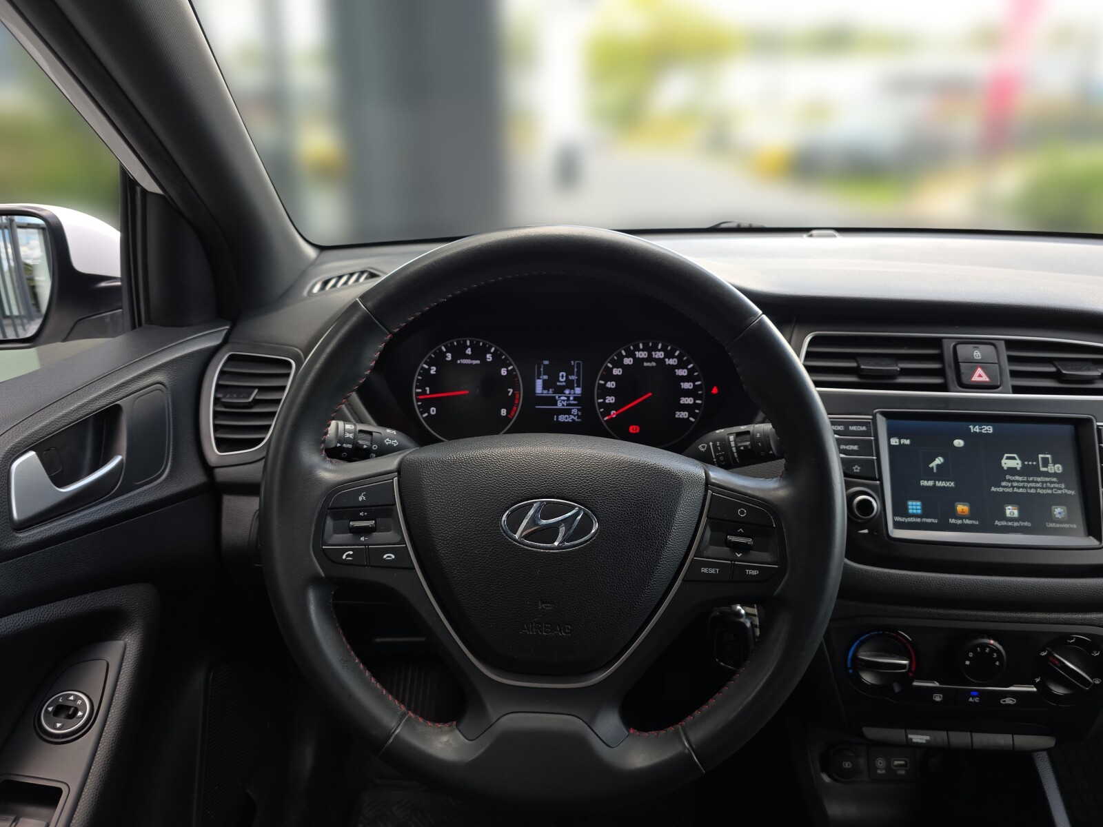 Hyundai i20 - zdjęcie 11