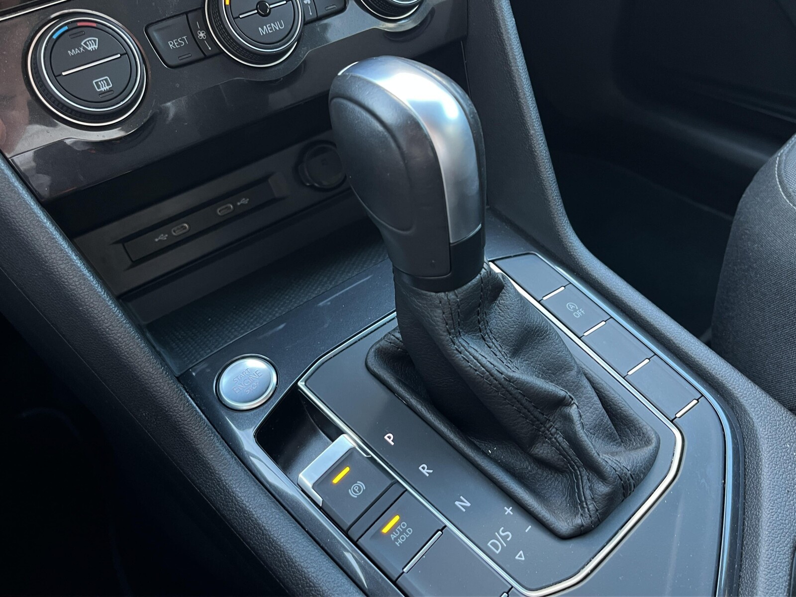 Volkswagen Tiguan Allspace - zdjęcie 23