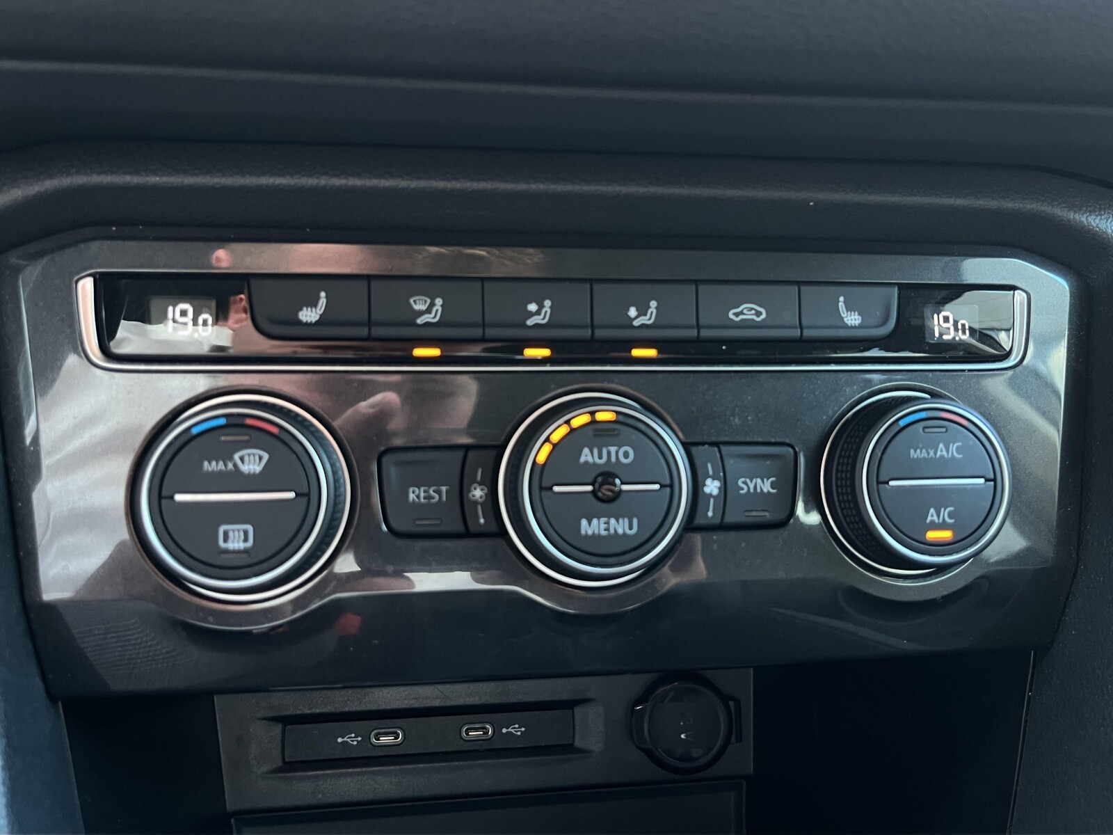 Volkswagen Tiguan Allspace - zdjęcie 22