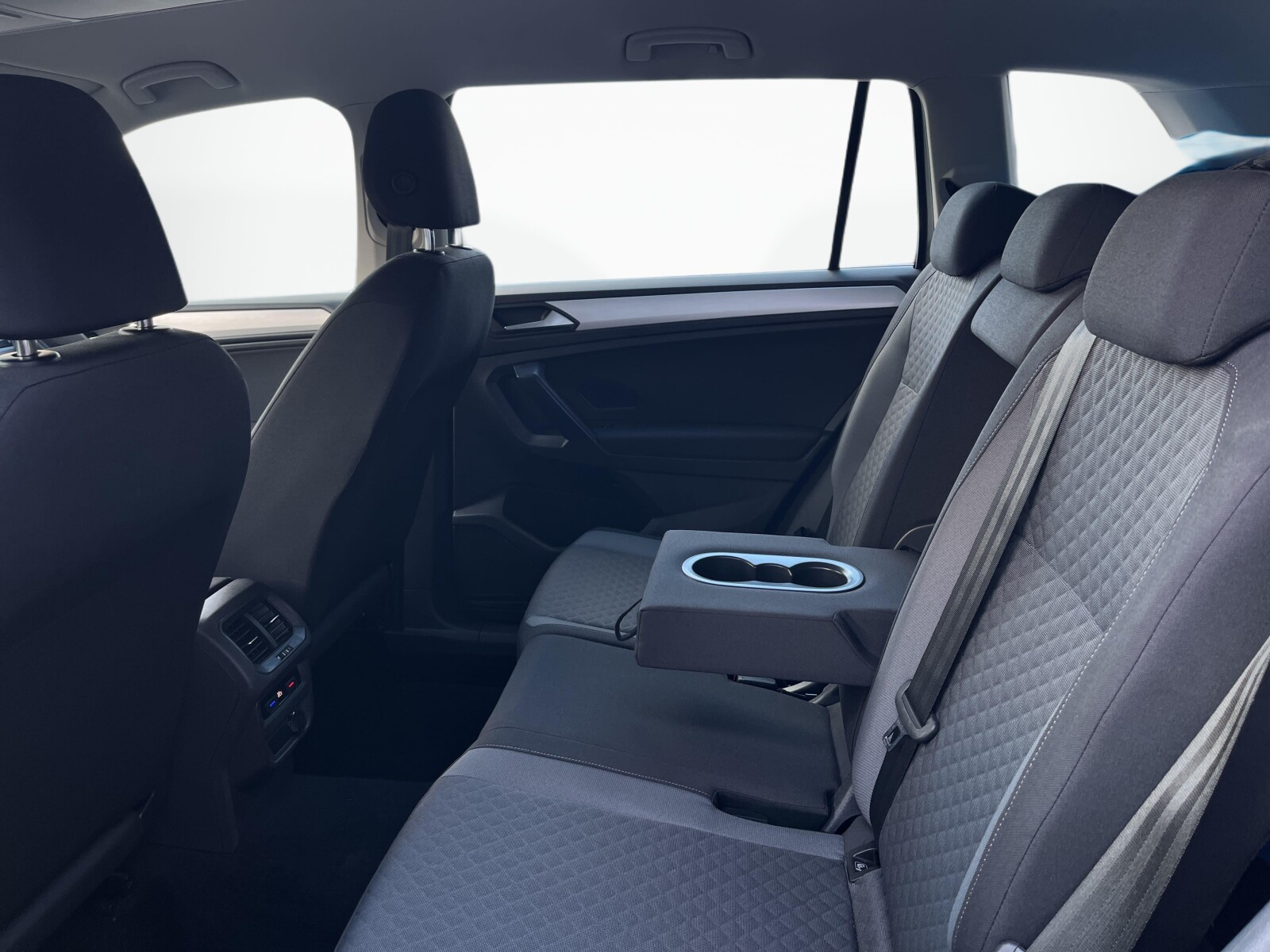 Volkswagen Tiguan Allspace - zdjęcie 14