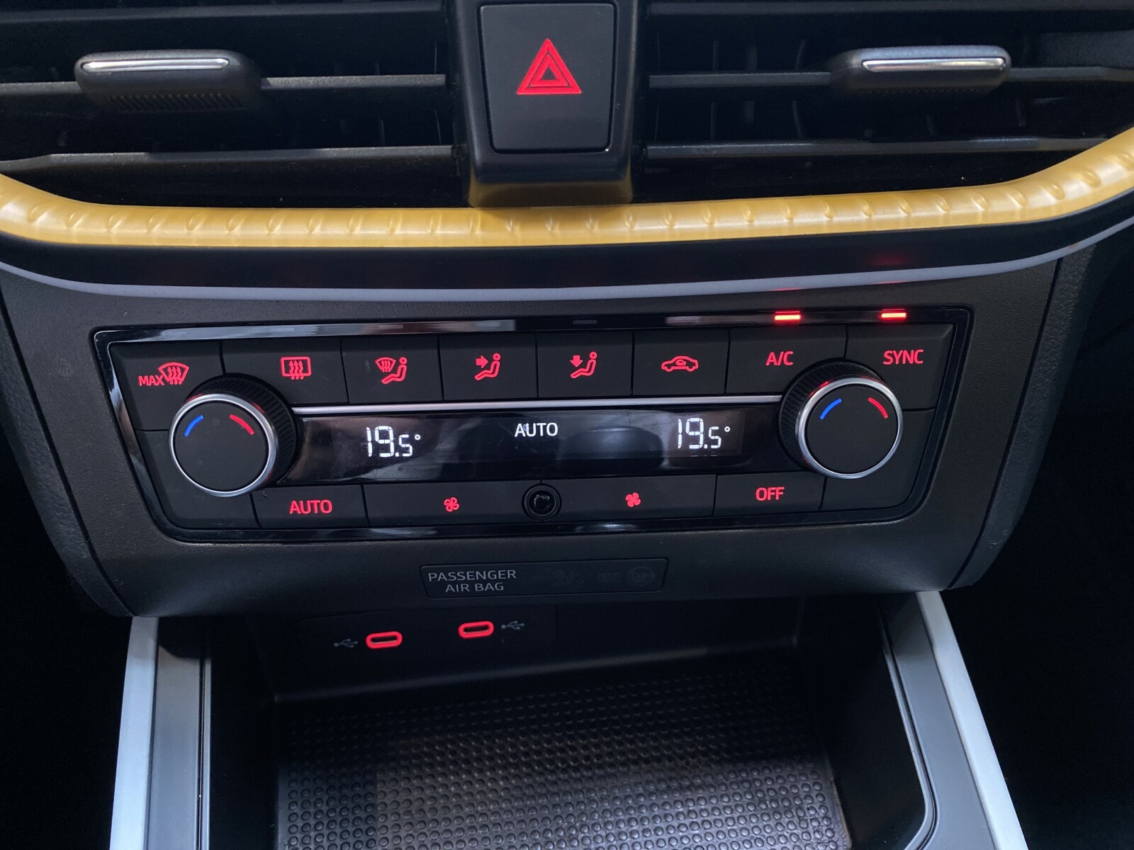 Seat Arona - zdjęcie 12