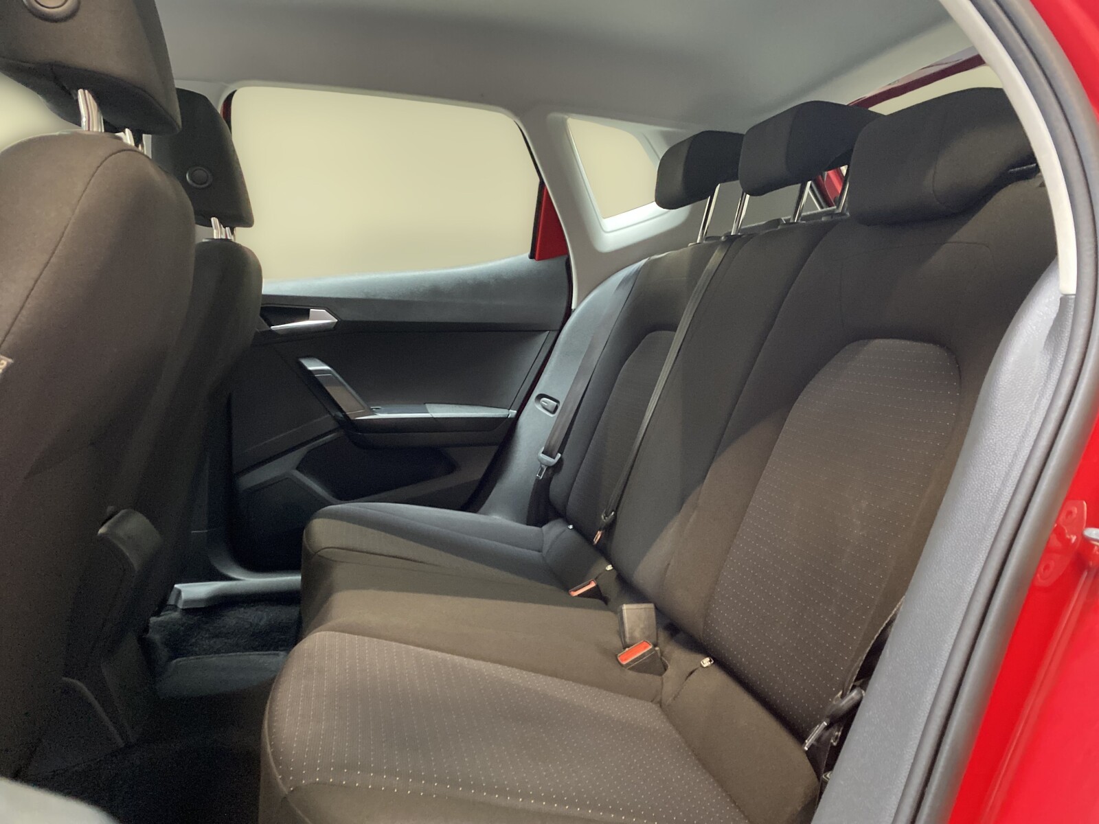 Seat Arona - zdjęcie 23