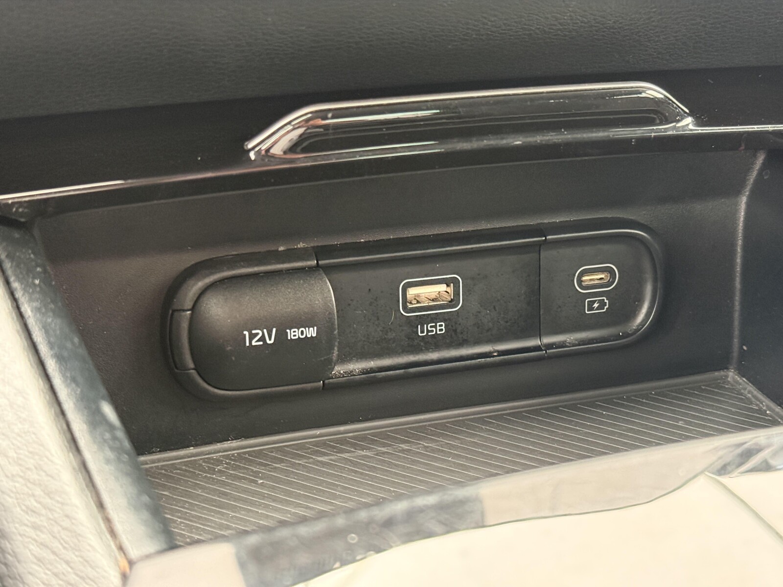 Kia Sportage - zdjęcie 22
