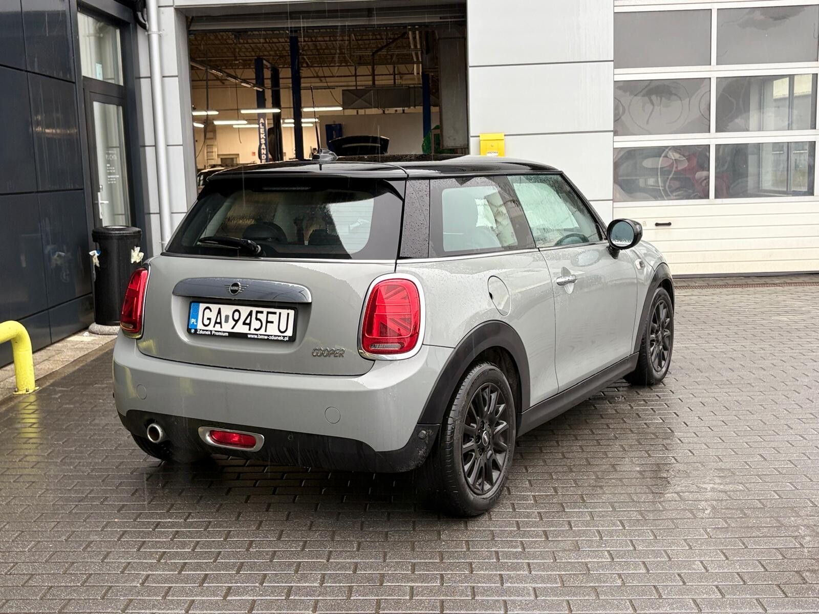 MINI Cooper - zdjęcie 4