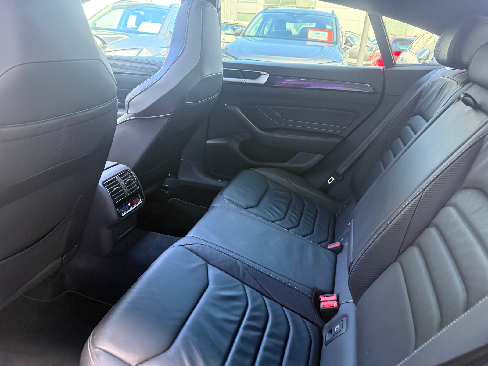 Volkswagen Arteon - zdjęcie 15