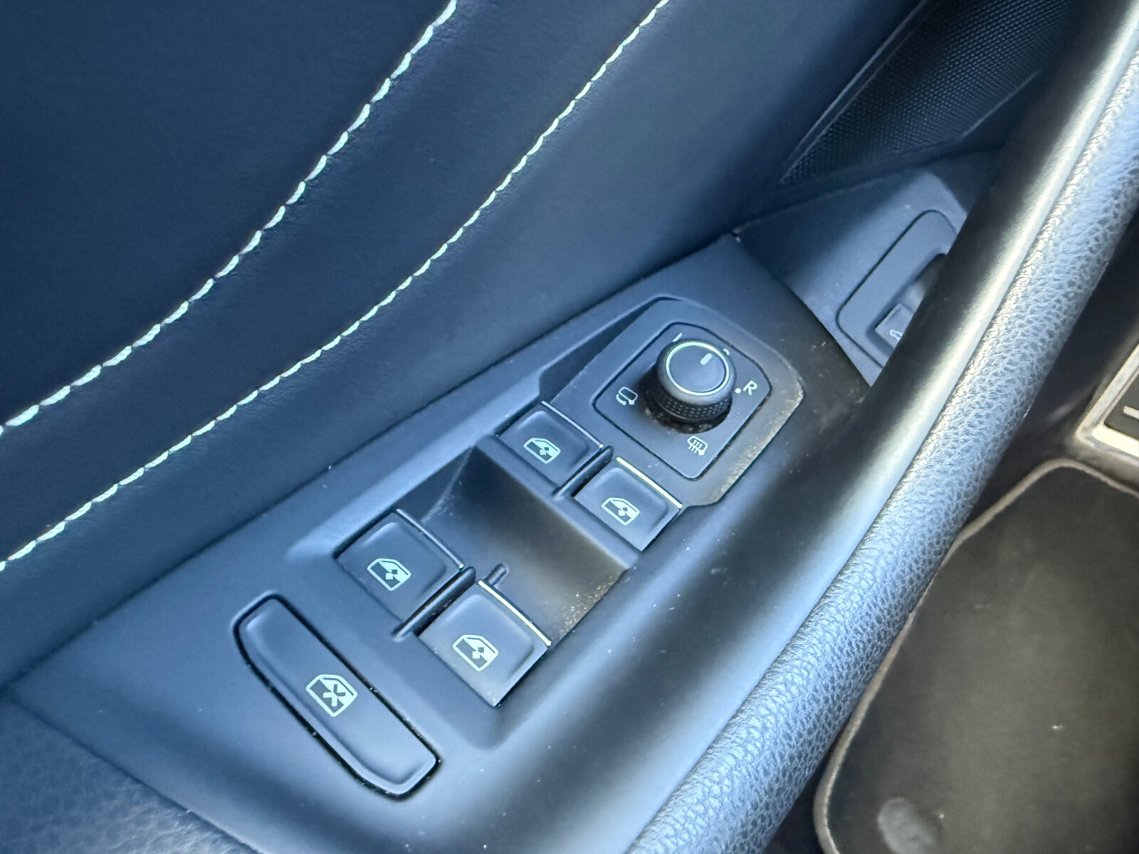 Volkswagen Arteon - zdjęcie 20