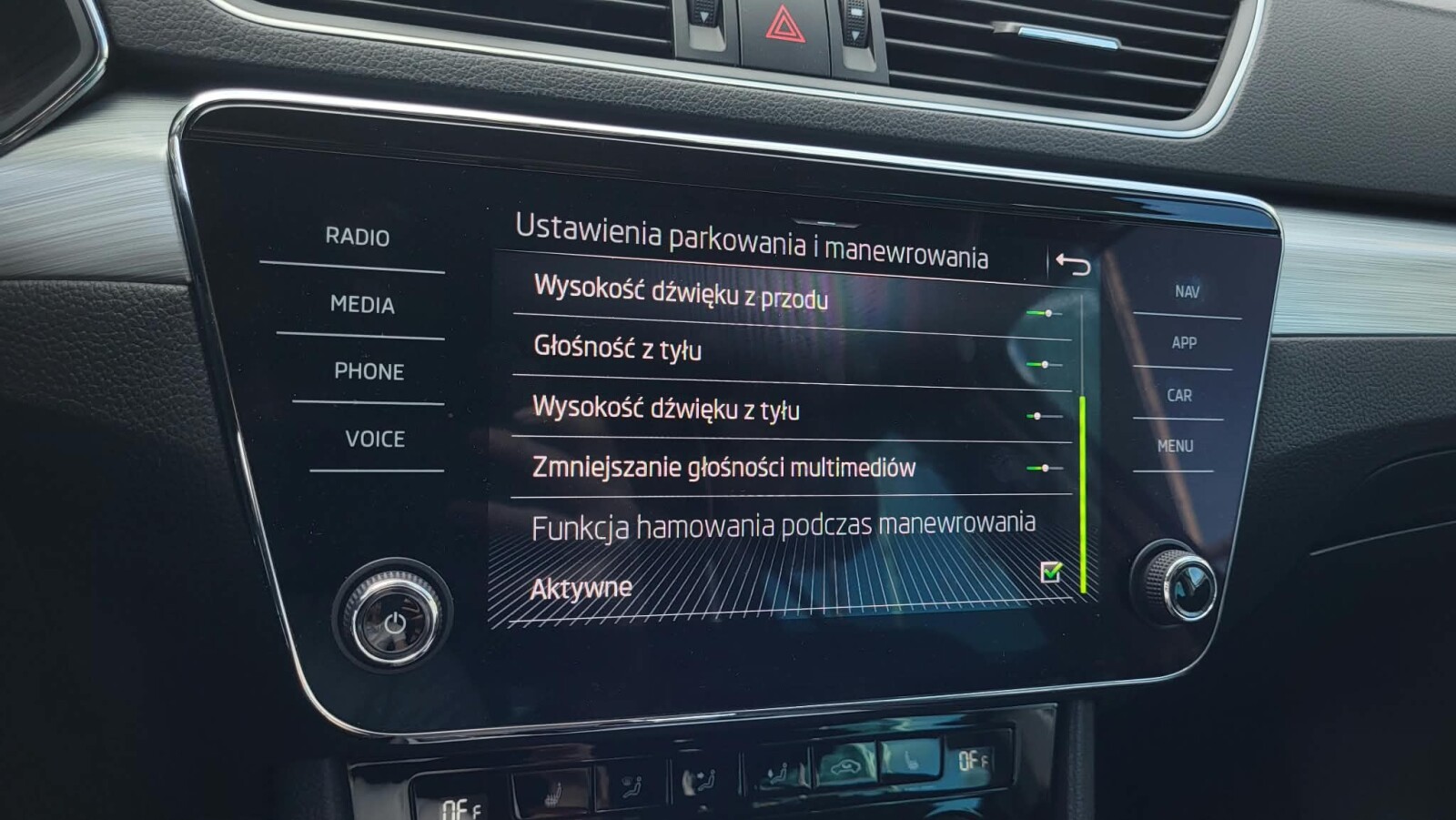 Škoda Superb Combi - zdjęcie 31