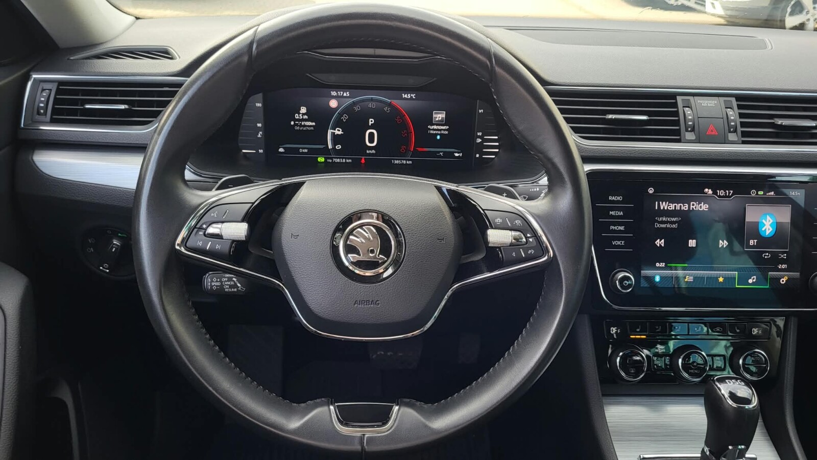 Škoda Superb Combi - zdjęcie 18