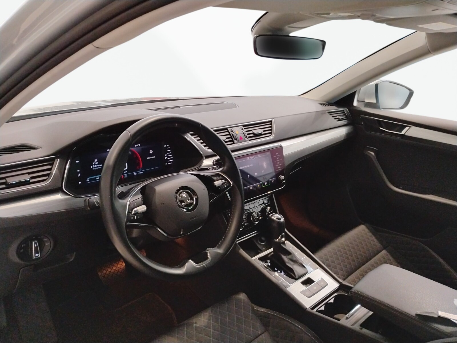 Škoda Superb Combi - zdjęcie 19