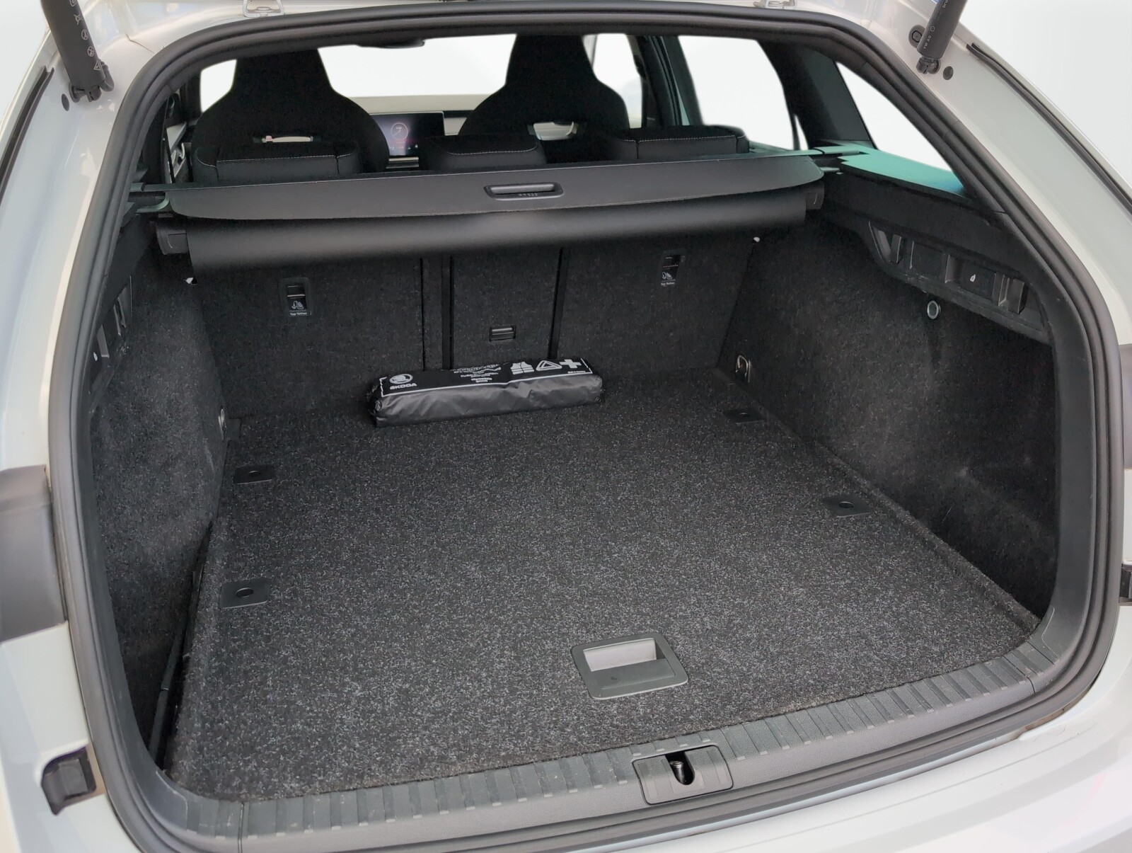 Škoda Octavia Combi - zdjęcie 9